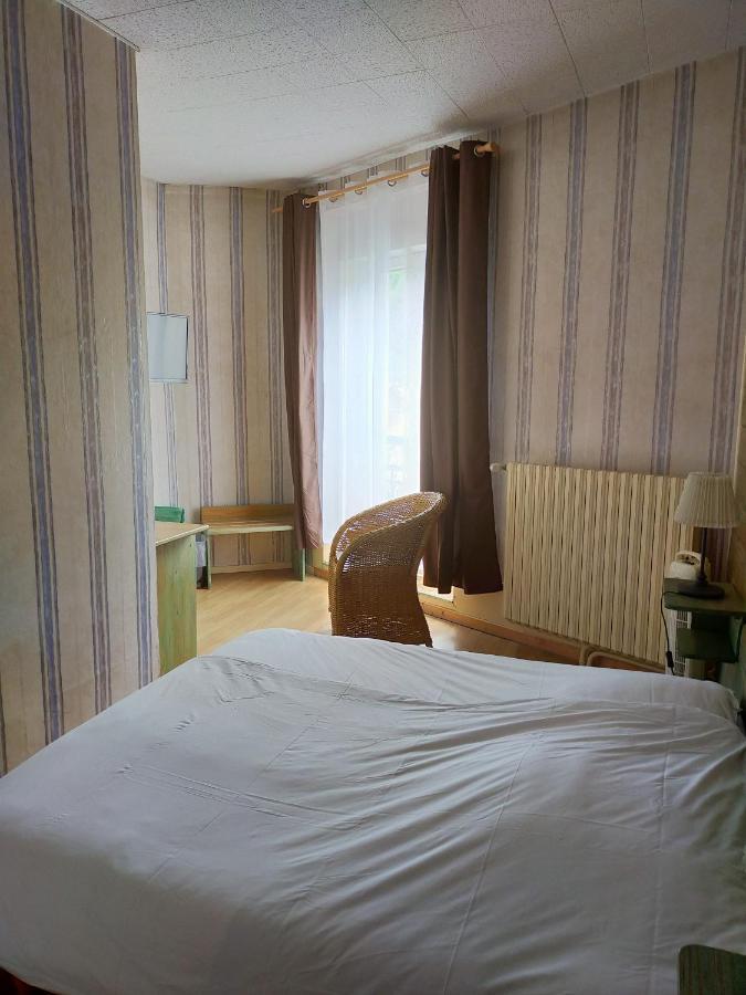 Hotel Les Alpes Allevard Habitación foto
